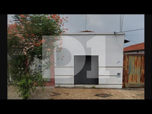 Casa em Pirassununga/SP Rua Duque de Caxias, 2112, Centro