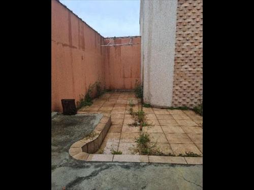 Casa com terreno de 295,97 m² e 269,28 m² de área construída no Jardim Araguaia, Mauá/SP
