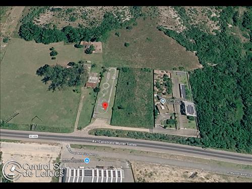 Foto de Terreno com área de 2.133,03m², bairro Cabeçuda, no Município de Laguna/SC