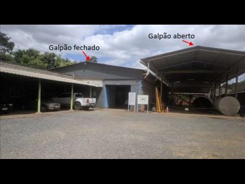 LOTE 030        GALPÕES E RESPECTIVO TERRENO COM 2.100,00M...