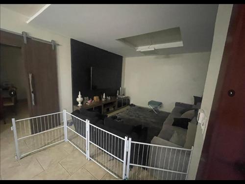 Casa localizada na Rua João XXIII, 118 - Centro - MANDAGUAÇU/PR