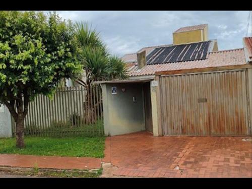 Casa com área de 170m² - terreno total de 385m² - Campo Mourão/PR