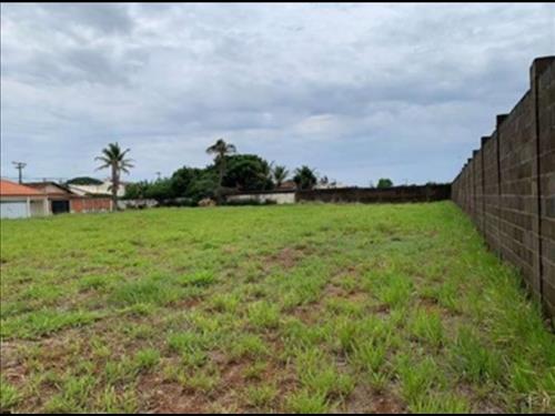 Imóvel - Lote 27 da quadra 01, localizada na Rua Sargento Luiz Claudio de Miranda, bairro Jóquei Cl...