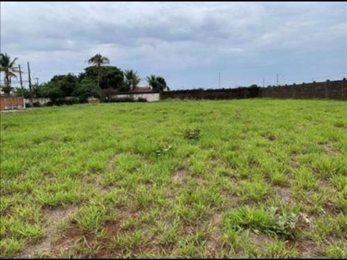 Imóvel - Lote 28 da quadra 01, localizada na Rua Cumari, bairro Jóquei Clube, medindo 391,43 m², re...