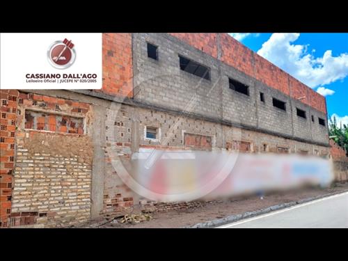LOTE 022        Terreno, com uma área de 2.720,00m², com e...