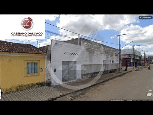 LOTE 027        Terreno com benfeitorias, medindo 5,28 met...