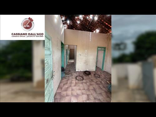 LOTE 016        Imóvel, com uma área de 133,00ha, denomina...