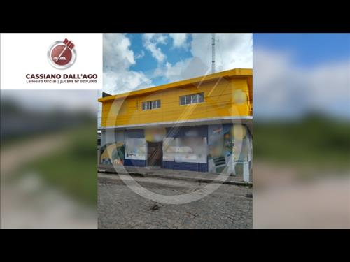 LOTE 040        Prédio comercial, com dois pavimentos, con...
