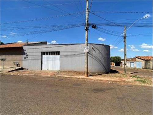 Casa, Padrão, 1 vaga(s) de garagem