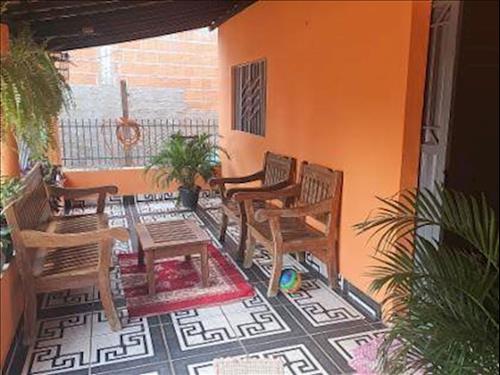 Casa, Padrão, 0 vaga(s) de garagem