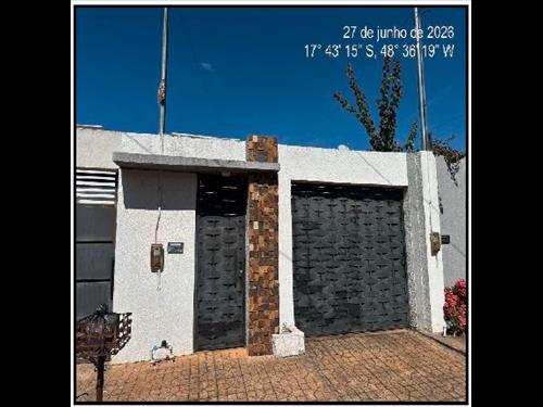 Casa             -   - 97,95m2