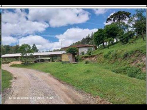 Terreno rural com área de 21,99 hectares - com benfeitorias - Localizado no Município de Bocaiúva d...