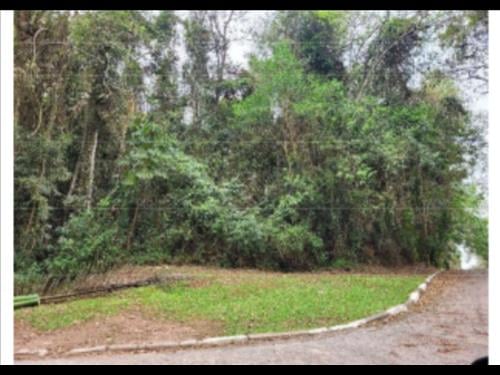LOTE 001        Direitos sobre Terreno de 1.408m² no Lot....