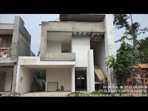 LOTE 006        Casa com 259,9 de Área Privativa em MANAUS...