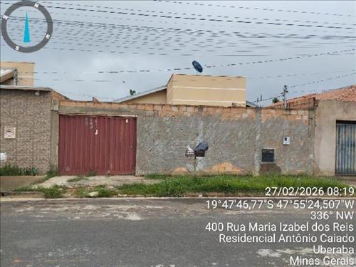 LOTE 110        Casa com 46,49 de Área Privativa em UBERAB...