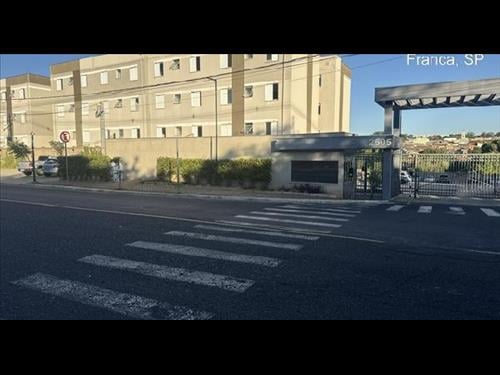 Apartamento em JARDIM PULICANO