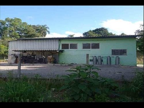 Lote urbano, com área superficial de 53.459,67 m², com benfeitorias