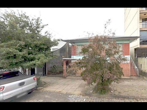 Terreno urbano, com área de 288,00 m², com benfeitoria