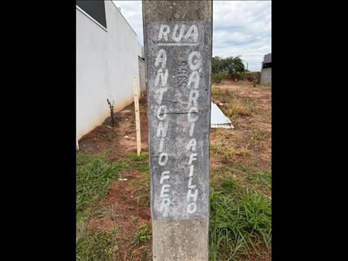 Imóvel urbano constituído pela Data de Terras nº 04-A, da Quadra nº 03, do Loteamento Jardim Oásis,...