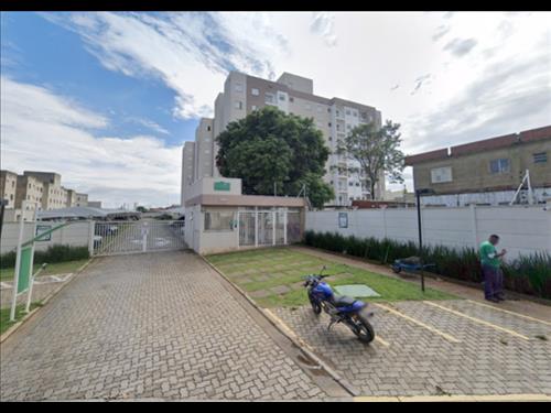 LOTE 001        Os Direitos sobre Apartamento no Cond. Bre...