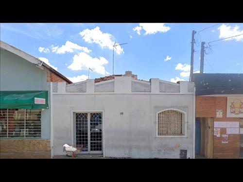 Casa c/ dois dormitórios | 280m² de área | Centro