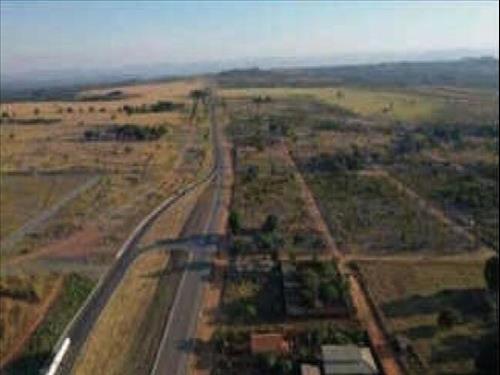 Lote nº 16 da Quadra 102, Av. Padre Francisco, loteamento denominado Vila Divinéia, Setor C, municí...