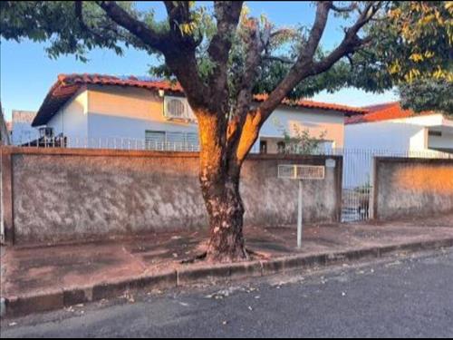 Votuporanga-SP. Vila Muniz. Rua José Ferraz Ferreira, 3452 (antigo nº 56) (Lt. 2...