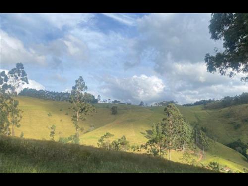 LOTE 001-2        UM TERRENO RURAL EM CAMANDUCAIA/MG