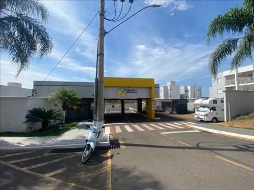 LOTE 001        UMA VAGA DE GARAGEM NO RESIDENCIAL PARQUE...