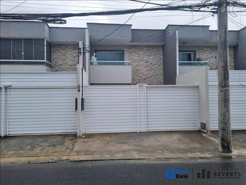 Lauro de Freitas-BA. Casa residencial de nº 02 de porta, integrante do Residenci...