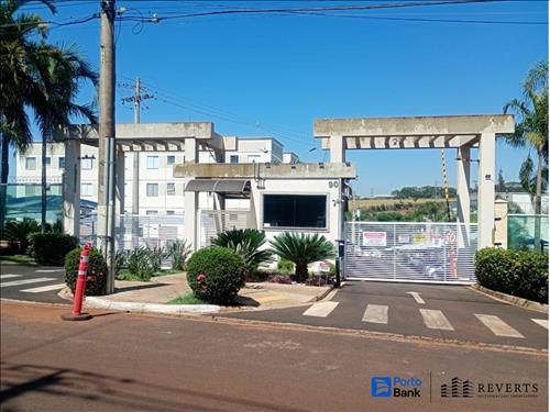 Araraquara-SP. Apartamento nº 103, localizado no 1º pavimento ou térreo do bloco...