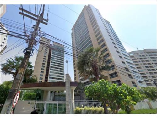 Apartamento à venda em leilão