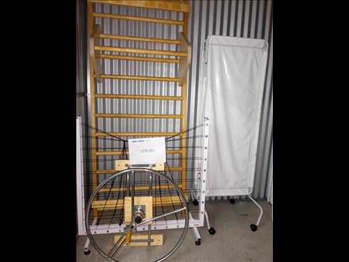 Biombo Triplo Com Rodizio / Espaldar Barra Com Regulagem e materiais diversos