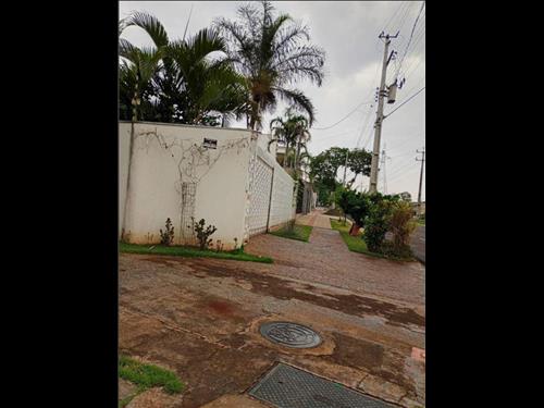 Residência 'B', do CONDOMÍNIO RESIDENCIAL 'VERSALHES I' com área total construída de 106,91m²,