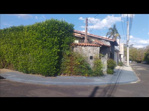 CASA / TERRENO DE ESQUINA DE 275 m² NA VILA SANTA RITA – FRANCA/SP