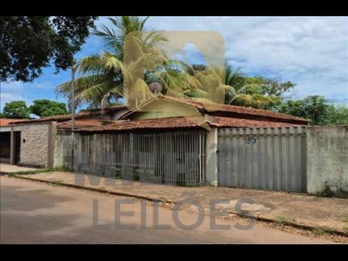 Casa em Unaí em área de 486,40m²