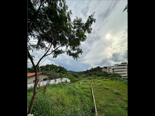 LOTE COM QUADRA DE VÔLEI DE AREIA | 371,67 M² | PARQUE BRASILÉIA | BETIM/MG