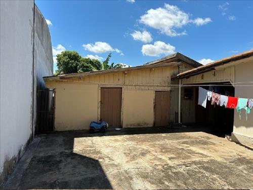 Casa e Galpão, A.T.- 562m², A.C.- 215m², Tapejara/PR (28908) | Grupo Lance