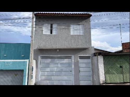 Casa, Padrão, 0 Vaga(S) de Garagem