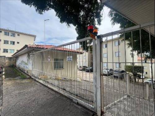 Apartamento à venda em leilão