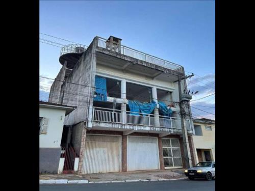 Parte ideal de 50% de um imóvel urbano em Botelhos/MG