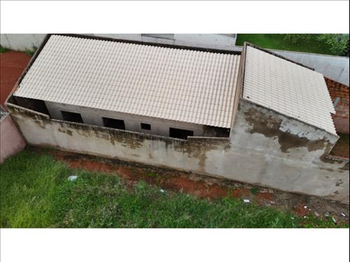 Terreno c/Benfeitorias à venda em leilão