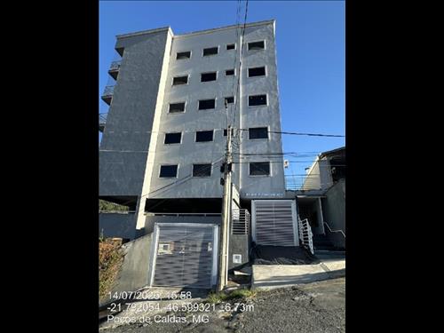 Apartamento - 73,82m² de área privativa, com vaga de garagem - POCOS DE CALDAS/MG